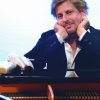Musikkabarett mit Daniel Helfrich: „Eigentlich bin ich ja Tänzer“ Daniel Helfrich_Eigentlich bin ich ja Tänzer