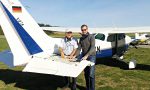 Von oben sieht man mehr Zum Foto: Heinrich Hack (Luftbeobachter der freiwillige Feuerwehr Schwabach) und Jochen Heider (Einsatzpilot) bei der Vorbesprechung des Einsatzfluges „Herbstwald 2018“ Text und Foto: Ralf Dänzer, Jochen Heider